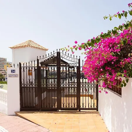 Apartment Neptuno Pool & Experience