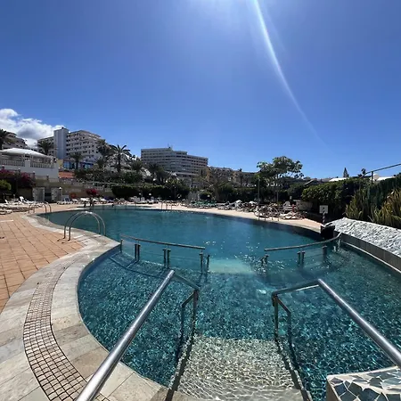 Neptuno Pool & Experience